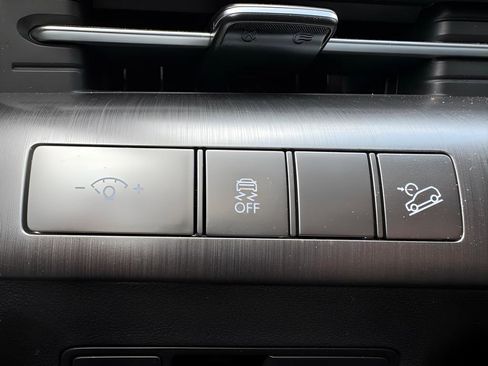 Certified 2025 Hyundai Kona SEL AWD/4WD image 22