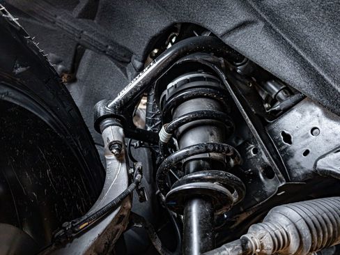 Used 2024 GMC Yukon XL Denali image 13