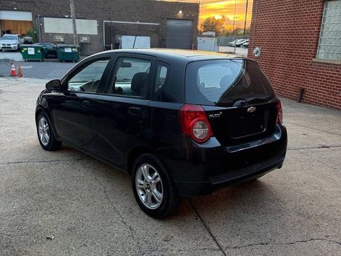 Used 2009 Chevrolet Aveo5 LT FWD image 4