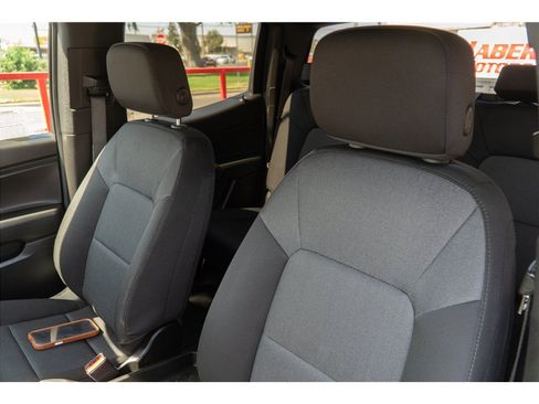 Used 2023 Chevrolet Colorado W/T RWD image 4