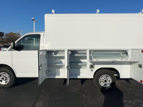 New 2025 GMC Savana 3500 w/ Power Convenience Package image 5