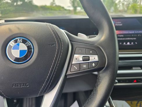 Used 2024 BMW X5 xDrive50e AWD/4WD image 27