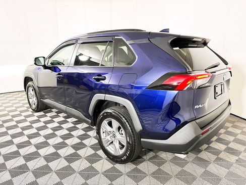 Used 2022 Toyota RAV4 XLE w/ Convenience Package image 5