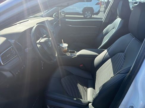Used 2023 Toyota Camry SE image 12