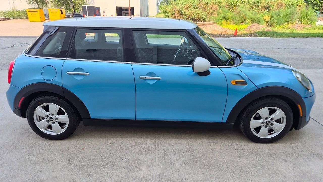 Used 2015 MINI Cooper 4-Door Hardtop FWD image 9