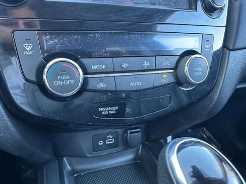 Used 2018 Nissan Rogue SL image 32