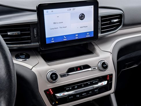 Used 2023 Ford Explorer XLT w/ Equipment Group 202A image 18