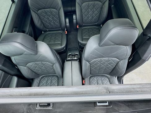 Used 2023 BMW X7 xDrive40i w/ M Sport Package AWD/4WD image 14