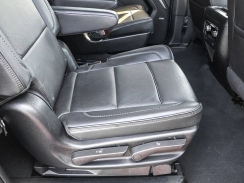 Used 2022 GMC Yukon XL Denali AWD/4WD image 35