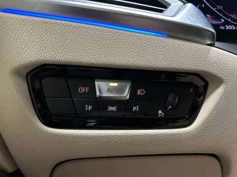 Used 2021 BMW 330i Sedan w/ Convenience Package image 19