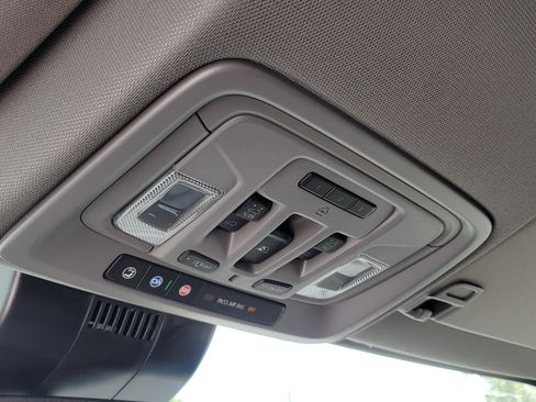 New 2025 GMC Sierra 2500 SLT w/ SLT Premium Package image 28