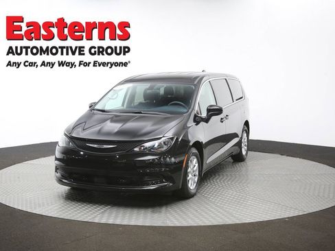Used 2022 Chrysler Voyager LX FWD image 56