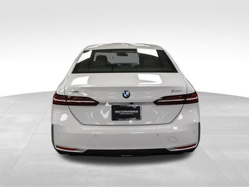 Used 2025 BMW 530i xDrive image 4