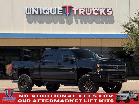 Used 2019 Chevrolet Silverado 2500 LT w/ Midnight Edition AWD/4WD image 1