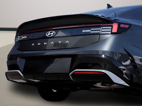 Used 2025 Hyundai Sonata SEL FWD image 8