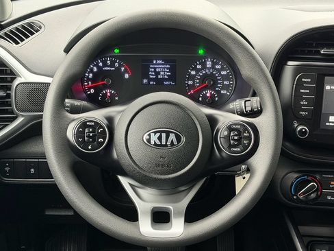 Used 2021 Kia Soul LX FWD image 18