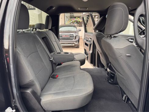 Used 2024 RAM 2500 Big Horn w/ Sport Appearance Package image 11