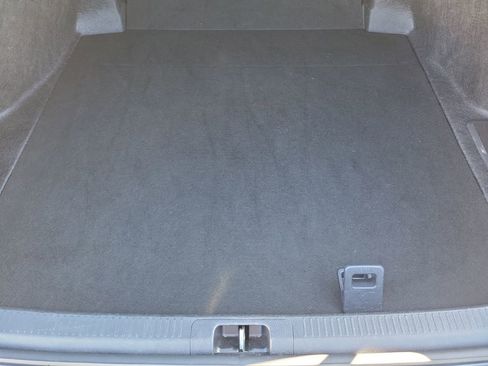 Used 2025 Toyota Camry SE image 9