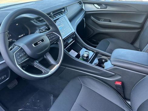 New 2025 Jeep Grand Cherokee L Laredo w/ Luxury Tech Group I image 10