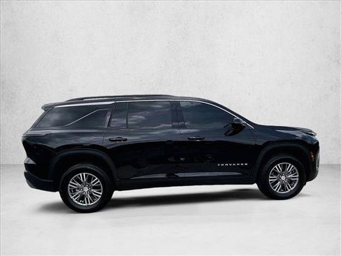 Used 2026 Chevrolet Traverse LT w/ Driver Confidence Package FWD image 5
