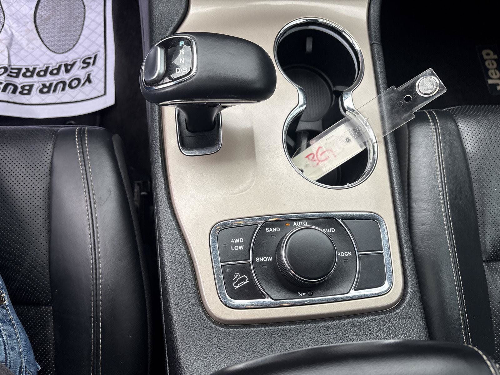 Used 2015 Jeep Grand Cherokee Limited w/ Luxury Group II AWD/4WD image 23