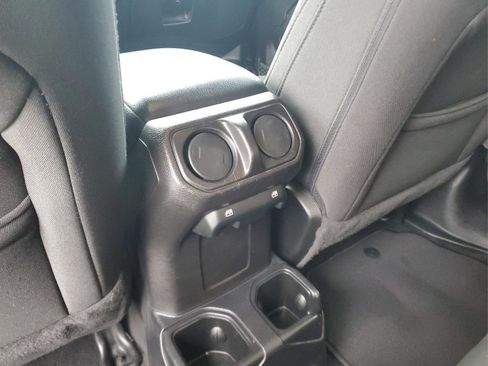 Used 2021 Jeep Gladiator Willys image 11