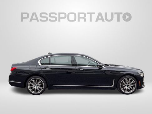 Certified 2022 BMW 750i xDrive w/ Executive Package AWD/4WD image 8