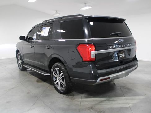 Used 2023 Ford Expedition XLT image 7