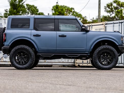 New 2025 Ford Bronco Badlands image 2