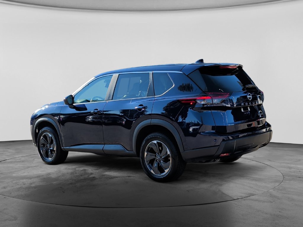 Used 2024 Nissan Rogue SV AWD/4WD image 5