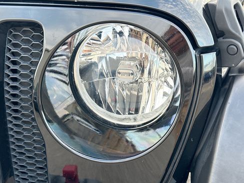 Used 2020 Jeep Wrangler Unlimited Sport S AWD/4WD image 9