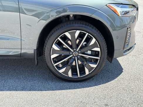 New 2026 Volvo XC60 B5 Ultra w/ Climate Package image 12