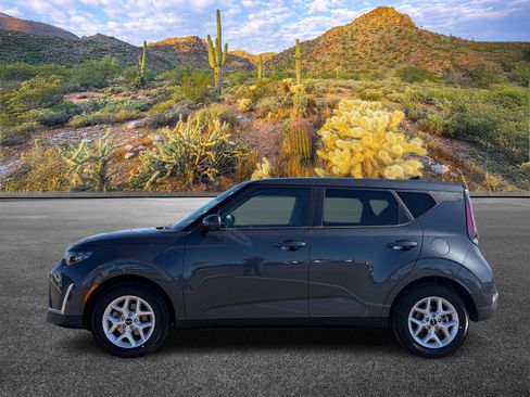 Certified 2025 Kia Soul LX image 7