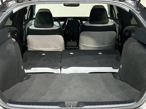Used 2018 Toyota Prius Four FWD image 31