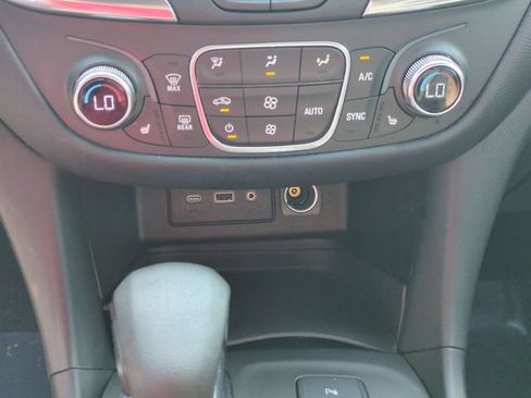 Used 2022 Chevrolet Equinox LT FWD image 21