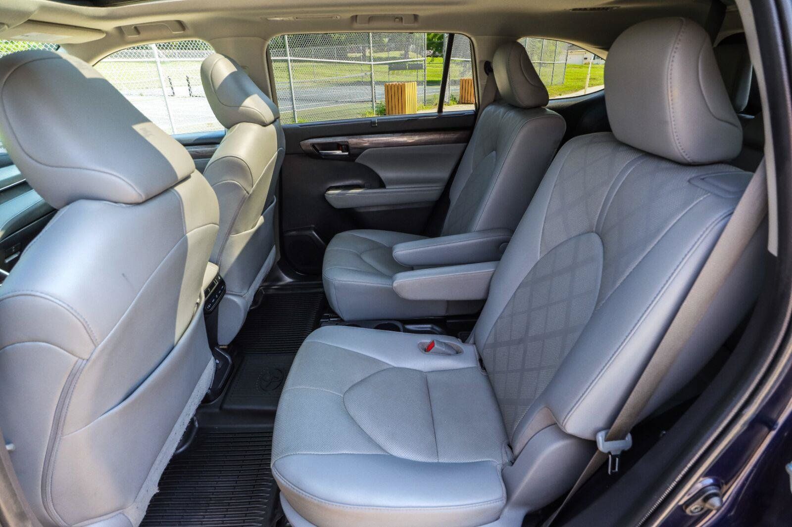 Used 2020 Toyota Highlander Platinum AWD/4WD image 41