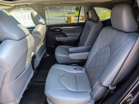Used 2020 Toyota Highlander Platinum AWD/4WD image 41