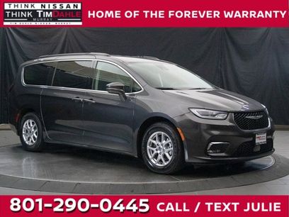 Used 2022 Chrysler Pacifica Touring-L