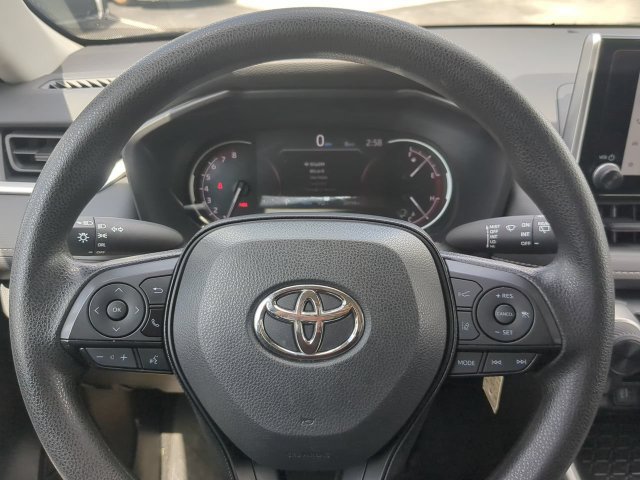 Used 2025 Toyota RAV4 LE AWD/4WD image 29