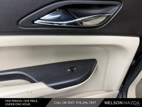 Used 2013 Cadillac SRX Premium AWD/4WD image 39
