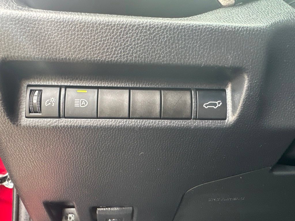 Used 2020 Toyota RAV4 XLE w/ Convenience Package AWD/4WD image 13