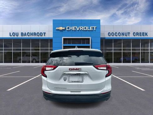 Used 2024 GMC Terrain SLE image 7