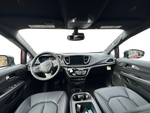 New 2026 Chrysler Pacifica Select image 22