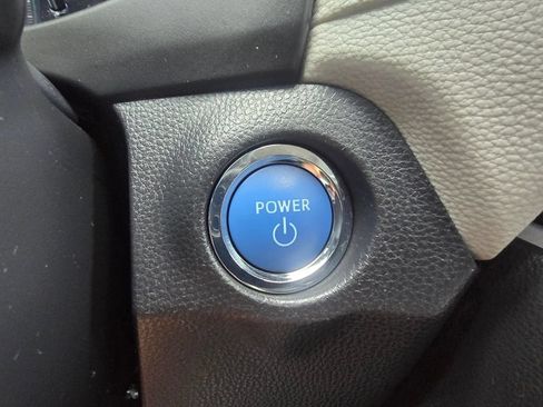 Certified 2022 Toyota RAV4 Limited AWD/4WD image 30