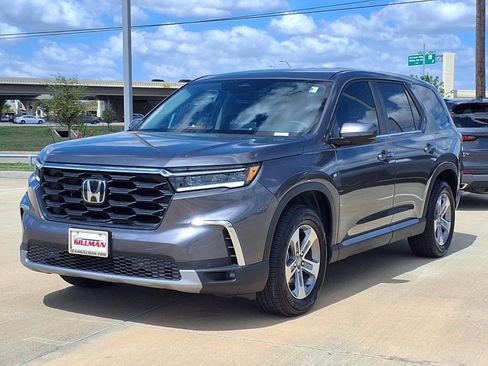 Used 2025 Honda Pilot EX-L image 4