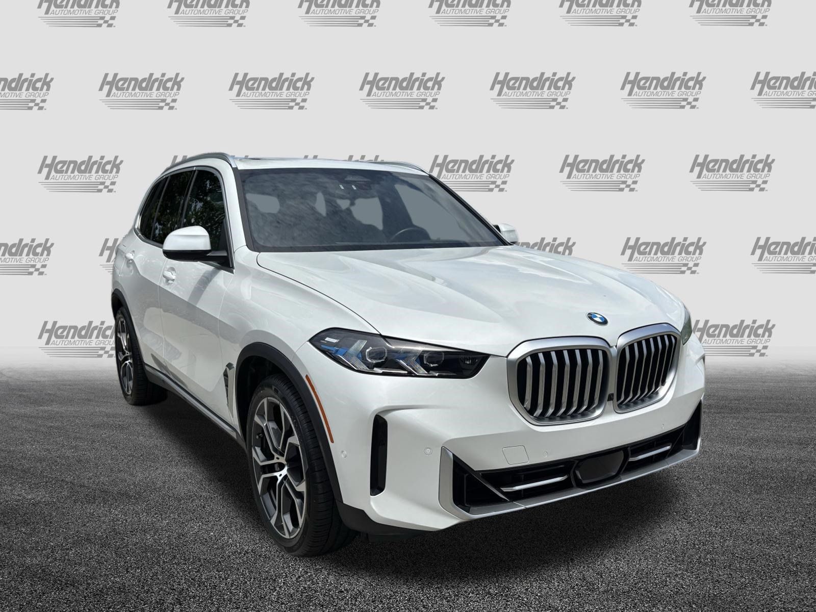 Certified 2024 BMW X5 xDrive40i w/ Premium Package AWD/4WD image 2