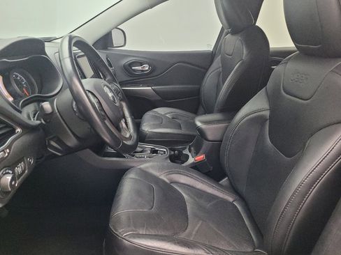 Used 2021 Jeep Cherokee Limited image 17