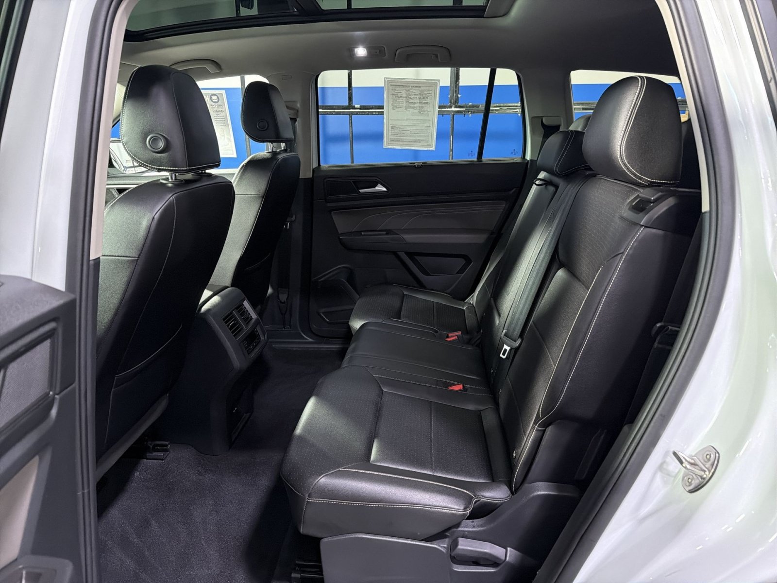 Used 2023 Volkswagen Atlas SEL AWD/4WD image 28
