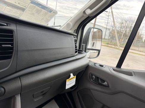 New 2026 Ford Transit 350 148 Medium Roof Wagon AWD image 21