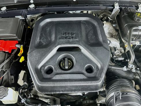 Used 2024 Jeep Wrangler Sahara w/ Safety Group image 31